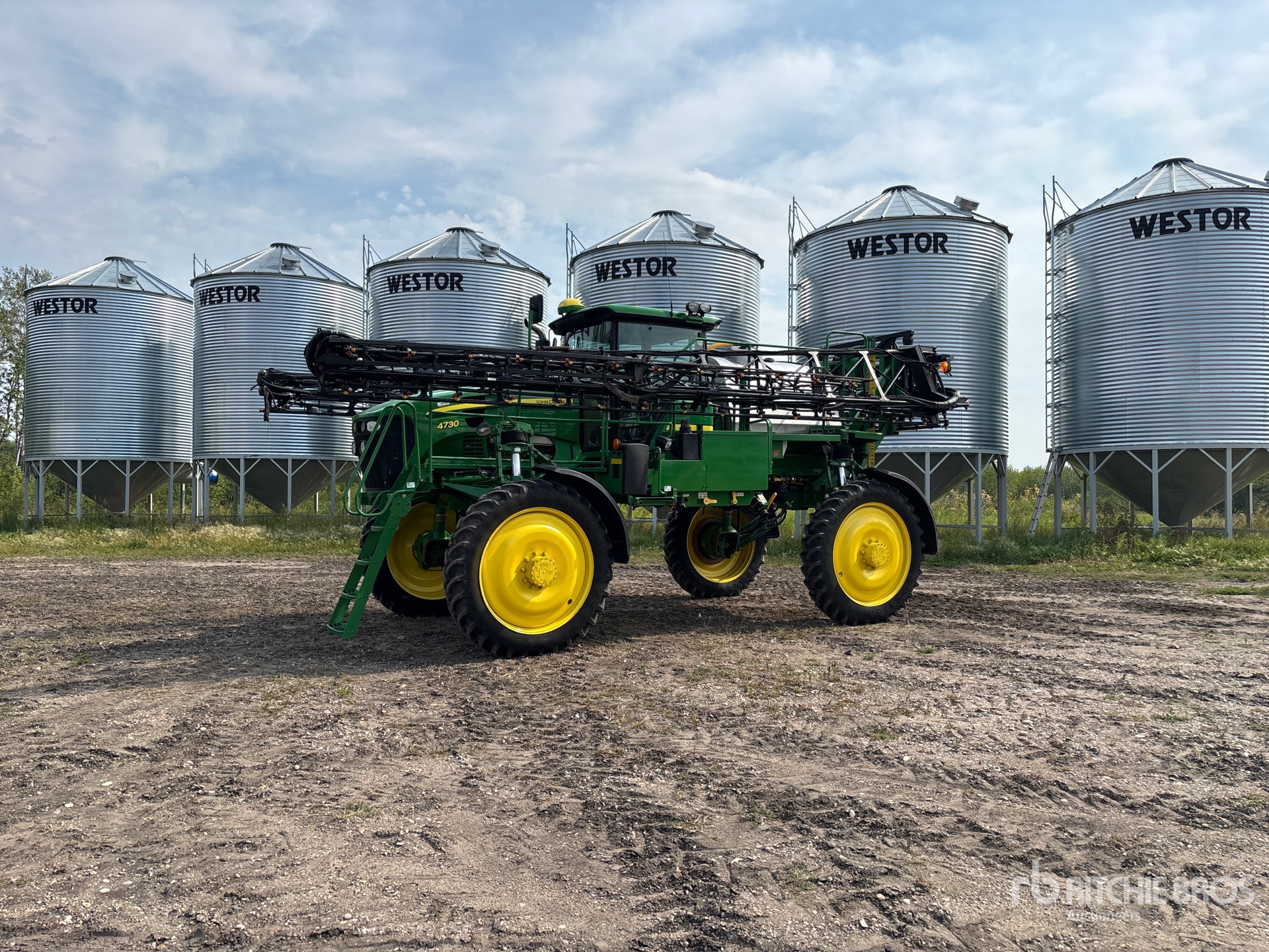 2013 John Deere 4730