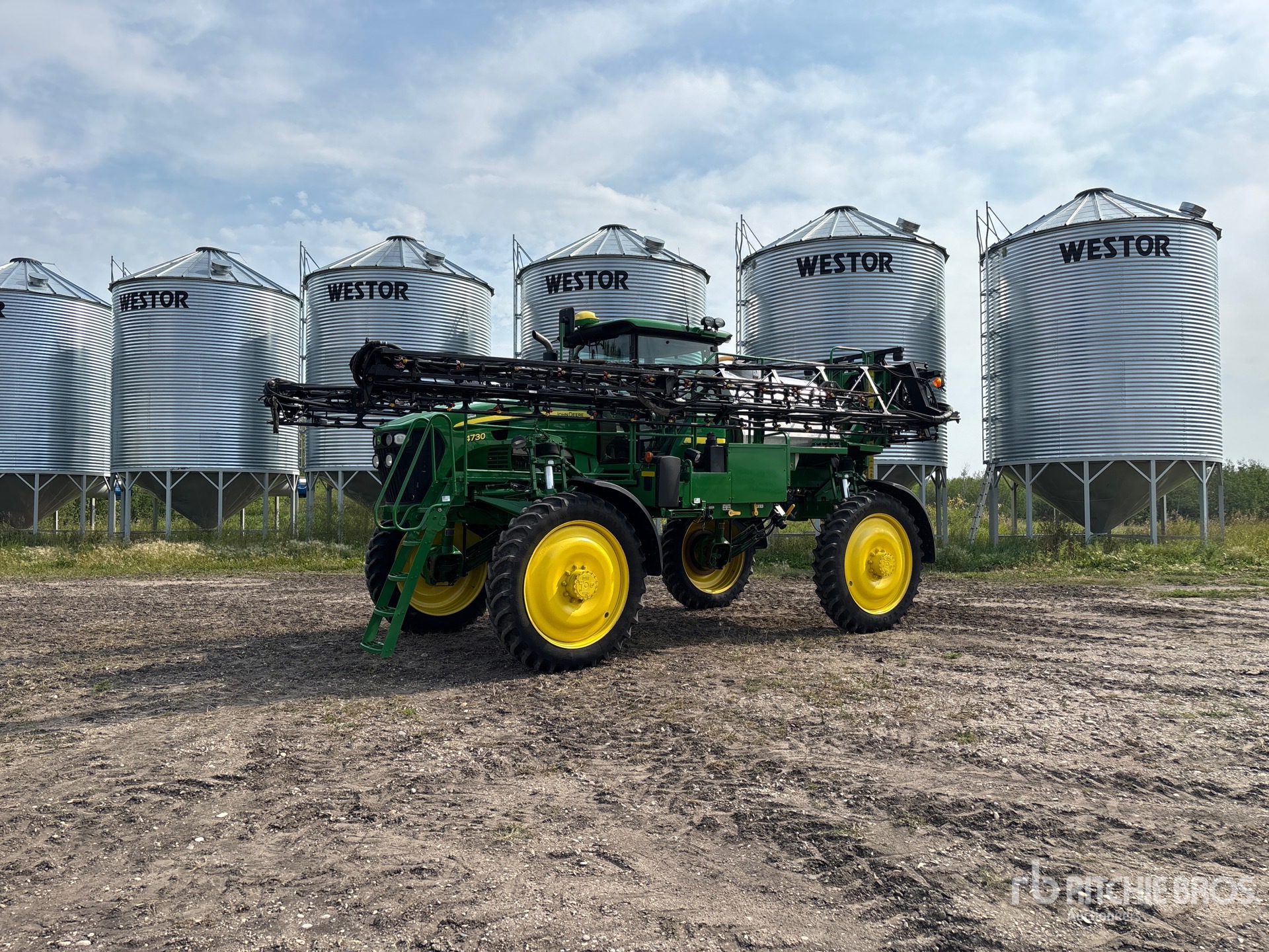 2013 John Deere 4730