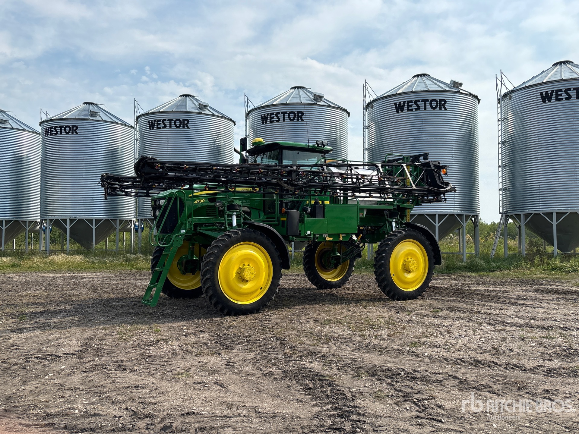 2013 John Deere 4730