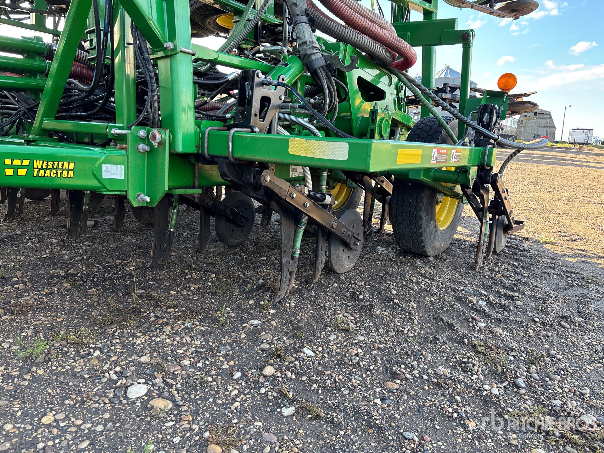 2017 John Deere 1870