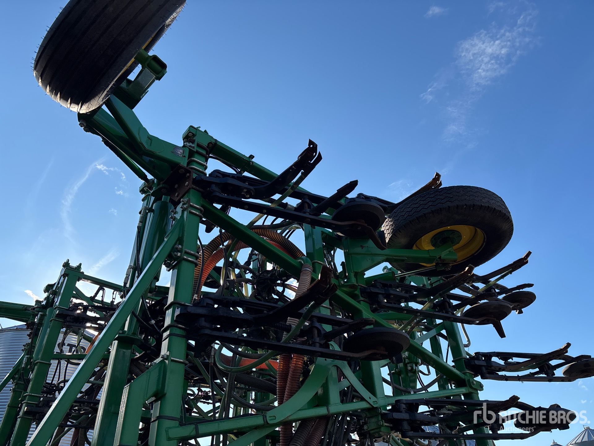 2017 John Deere 1870