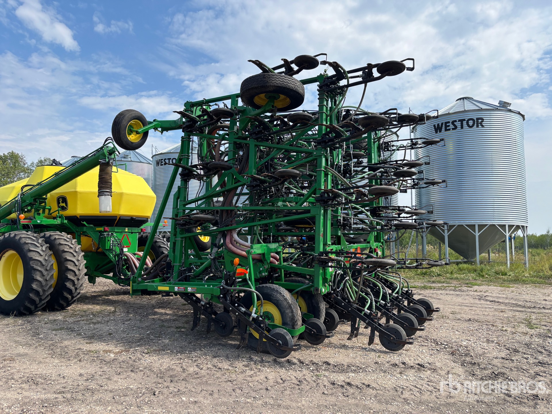 2017 John Deere 1870