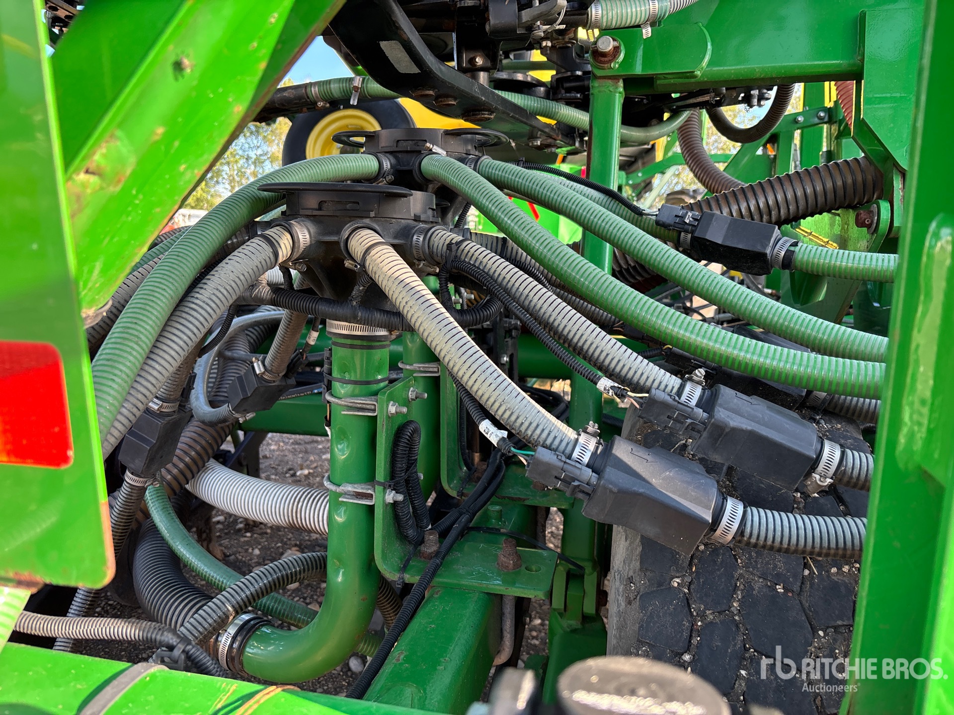 2017 John Deere 1870