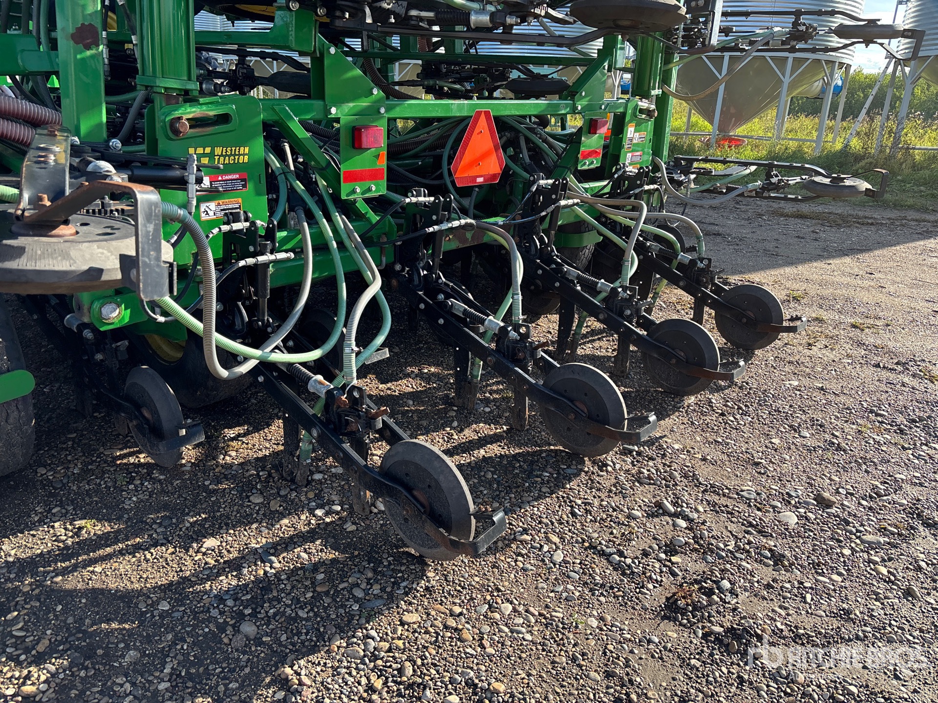 2017 John Deere 1870