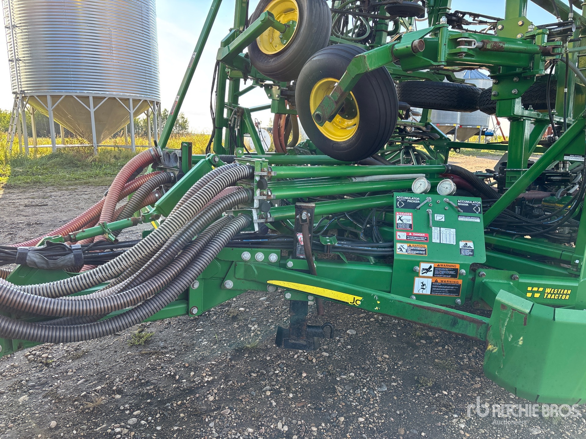 2017 John Deere 1870