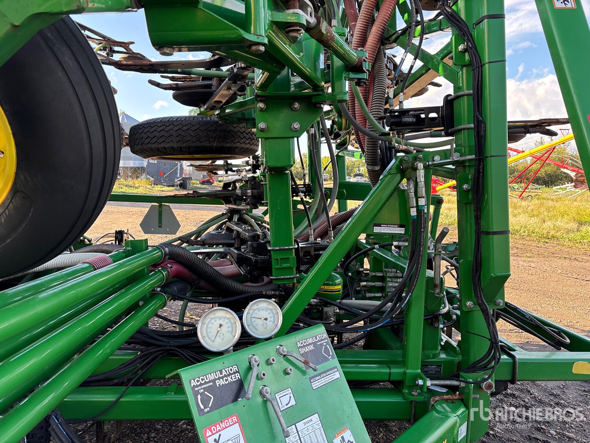 2017 John Deere 1870