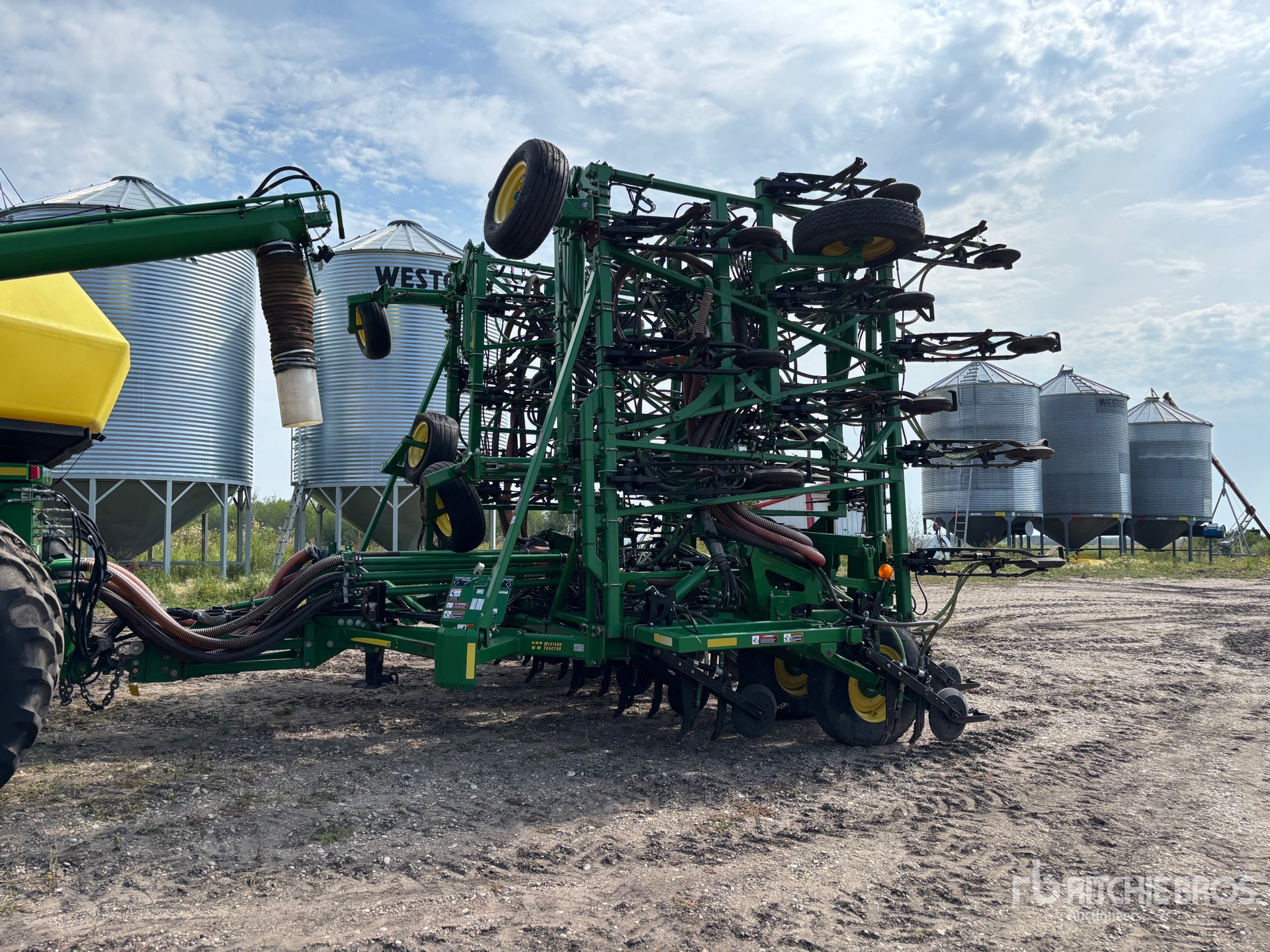 2017 John Deere 1870