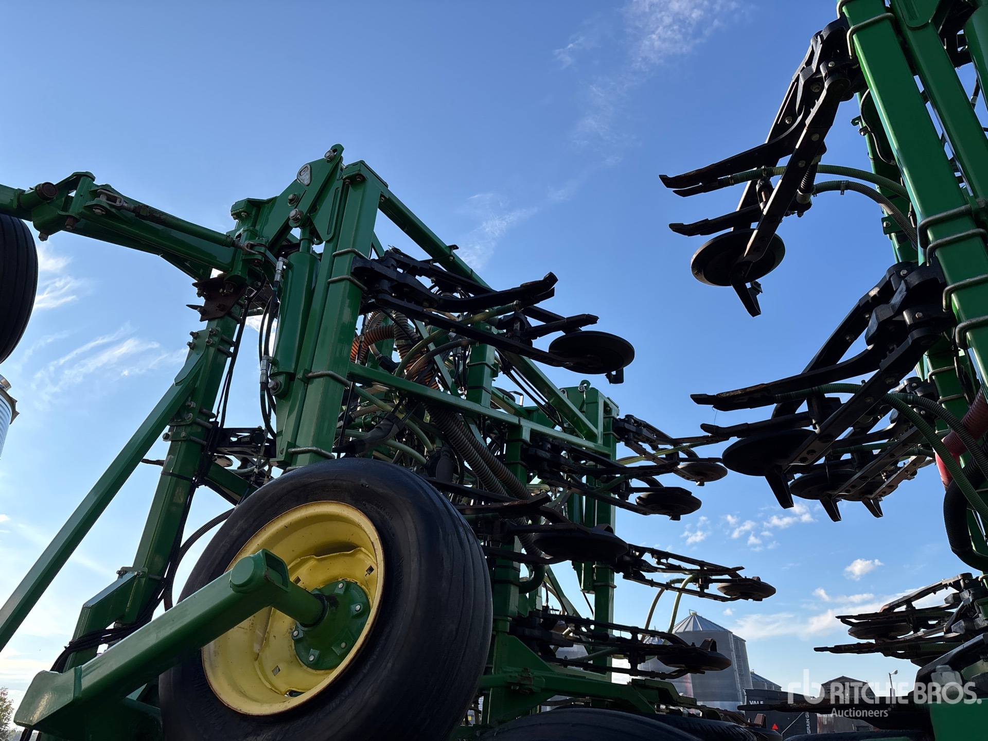 2017 John Deere 1870