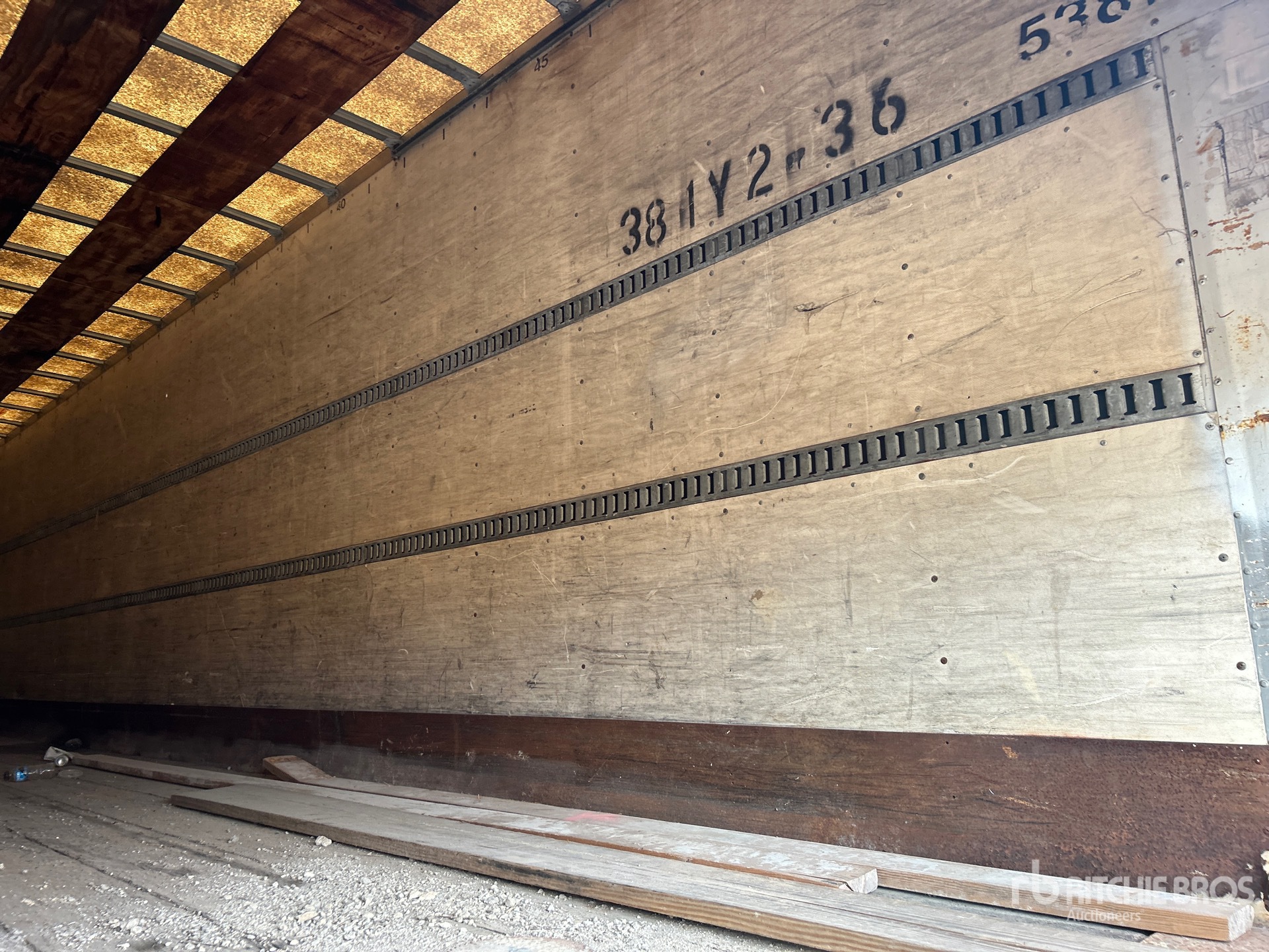 2001 Stoughton 53 FT