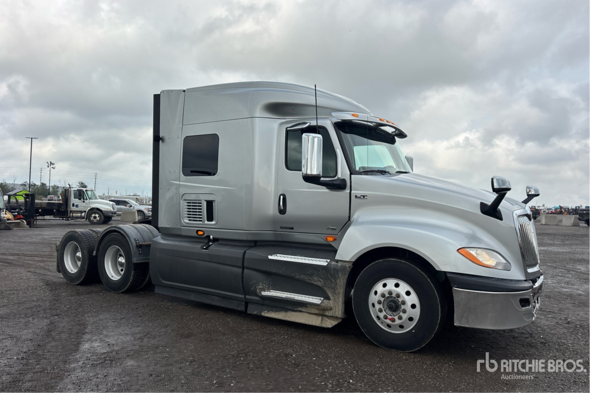 2020 International LT625