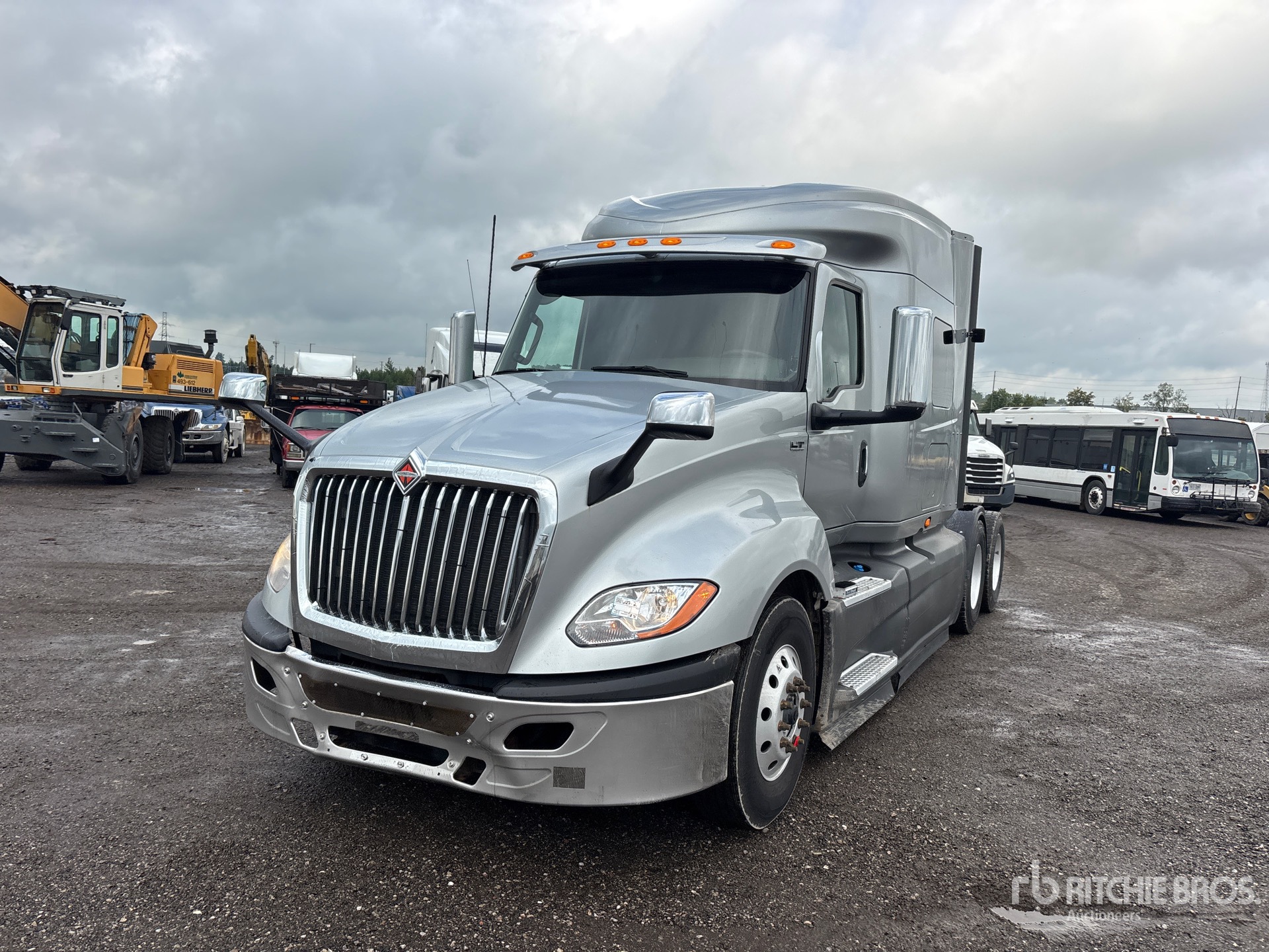 2020 International LT625