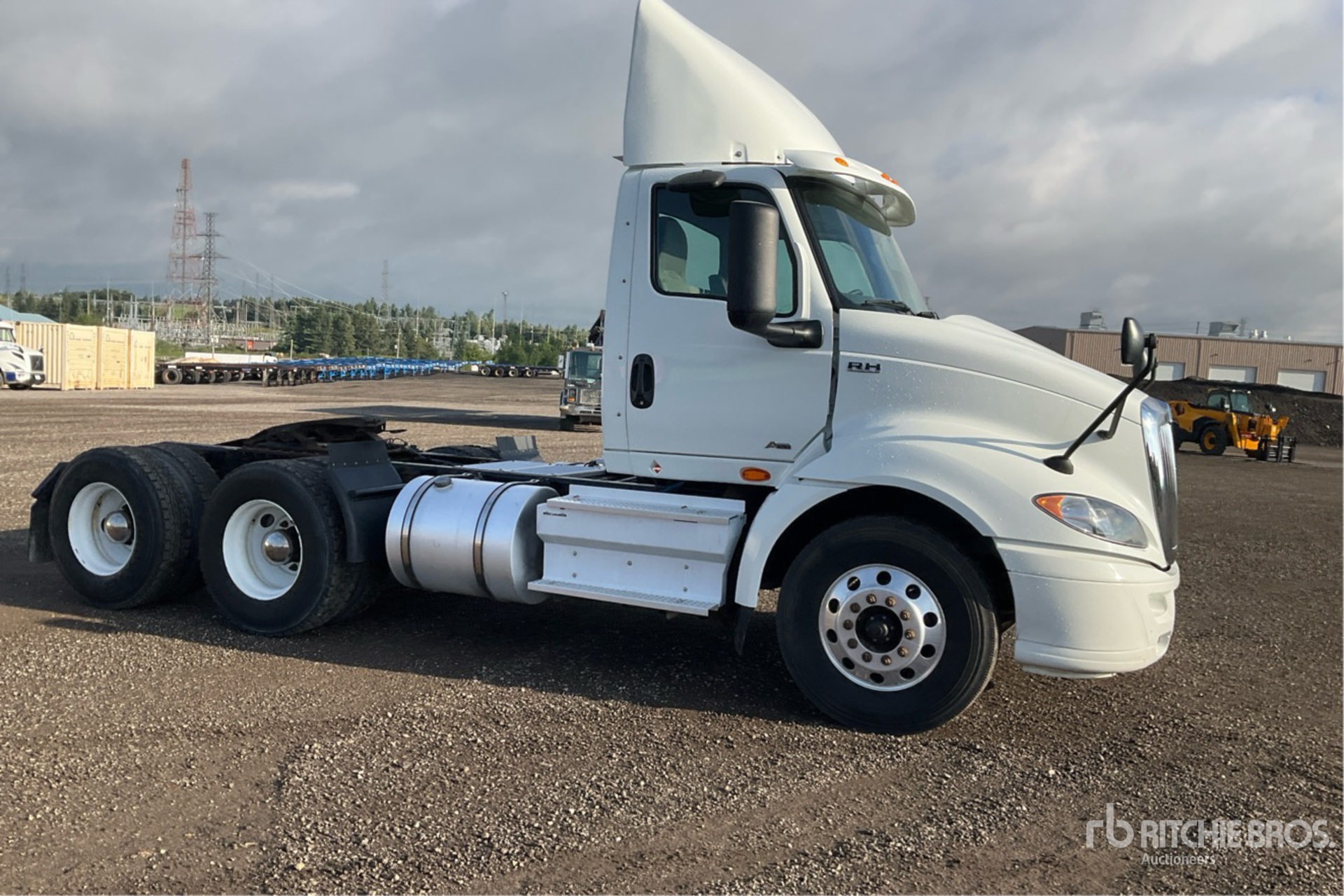 2020 International RH613