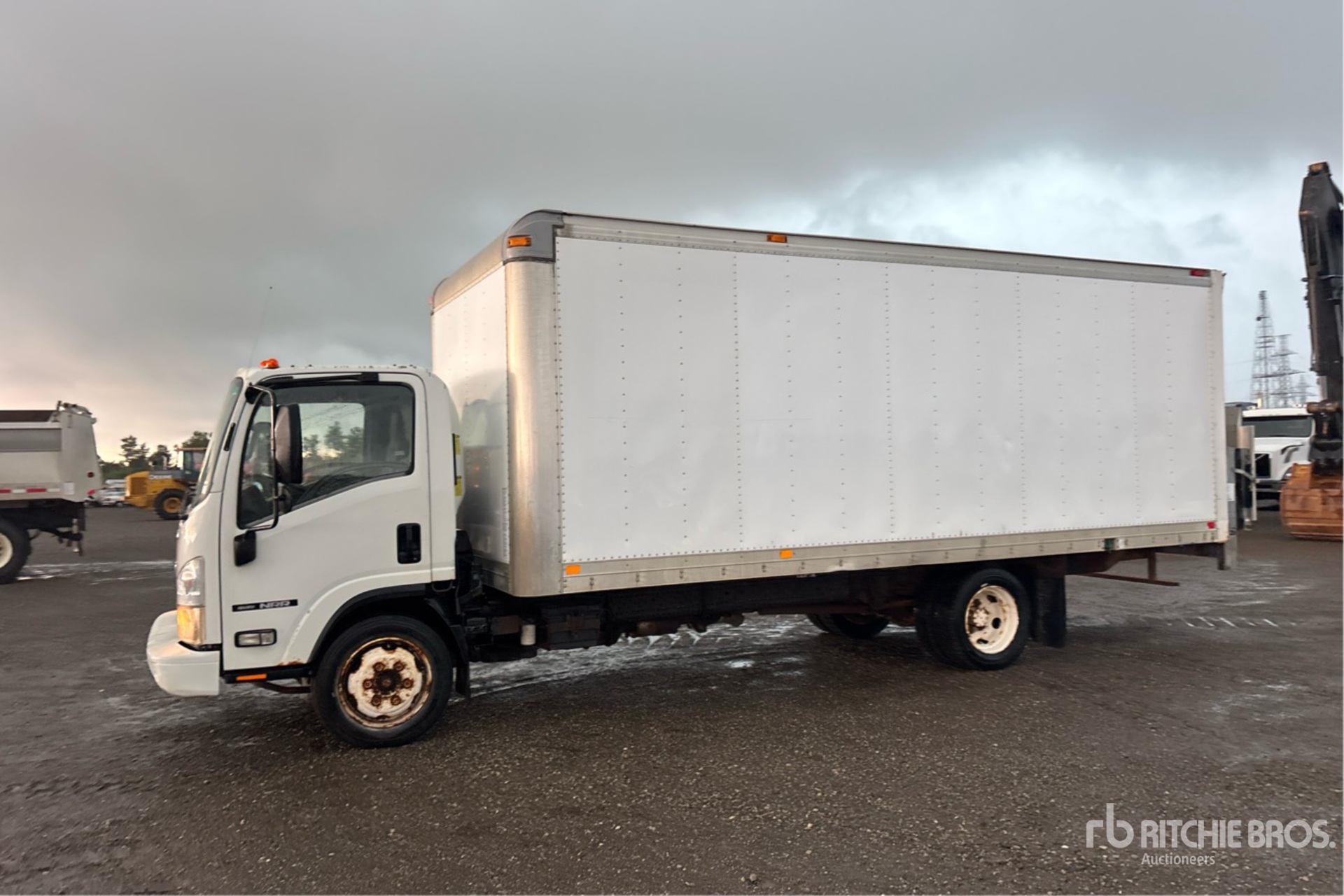 2010 Isuzu NRR