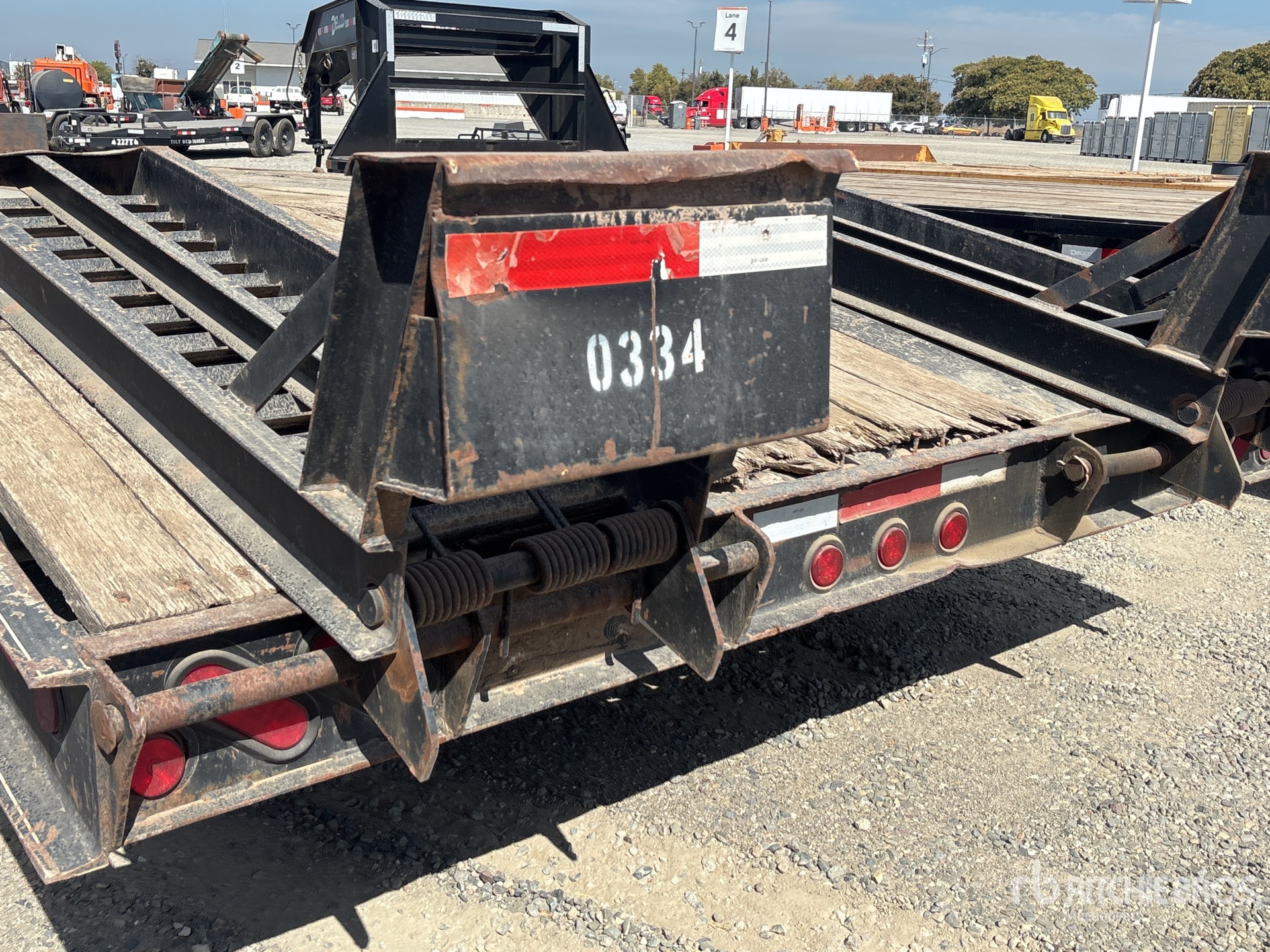 2012 Redi Haul 30 ft Tri/A