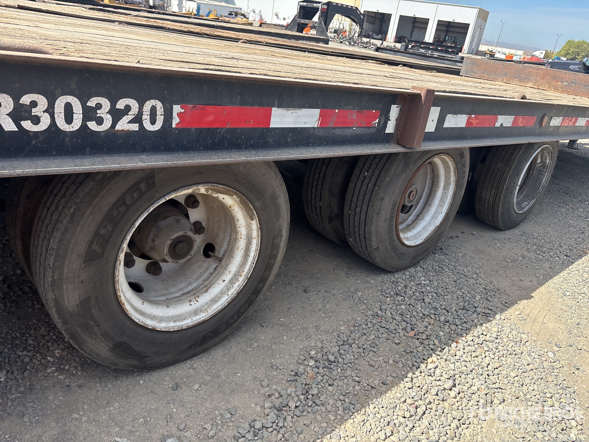2012 Redi Haul 30 ft Tri/A