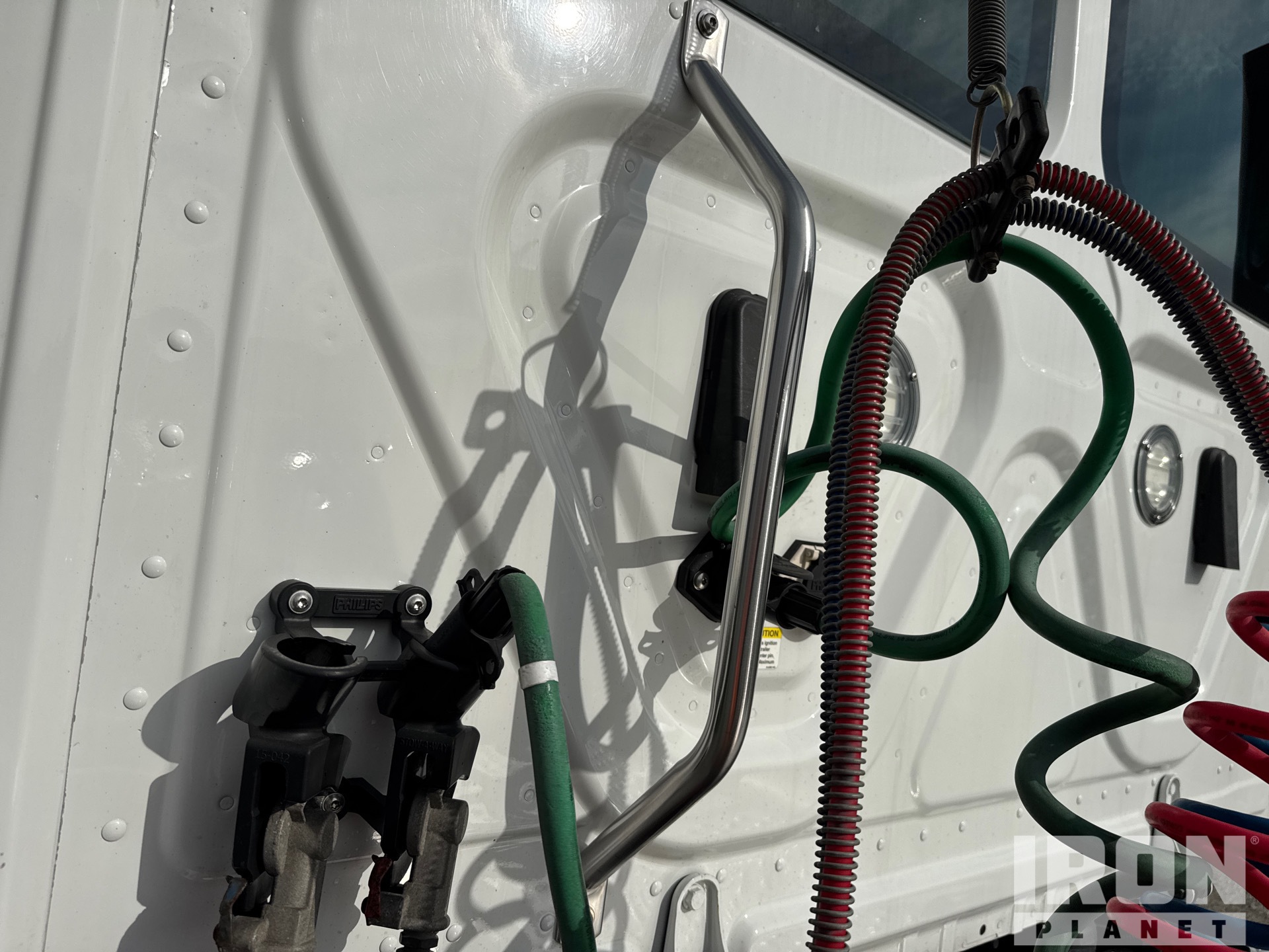 2020 Freightliner CASCADIA 126