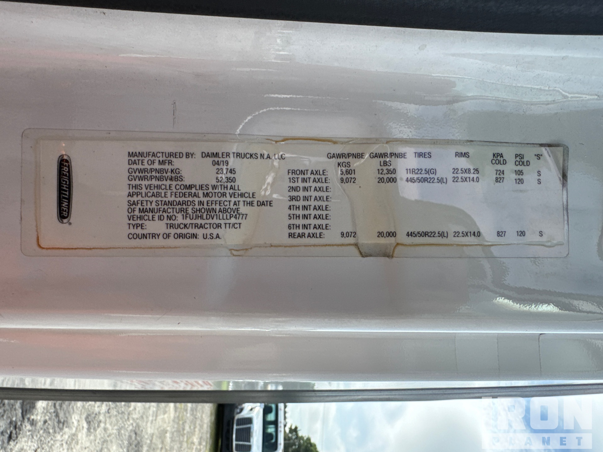 2020 Freightliner CASCADIA 126