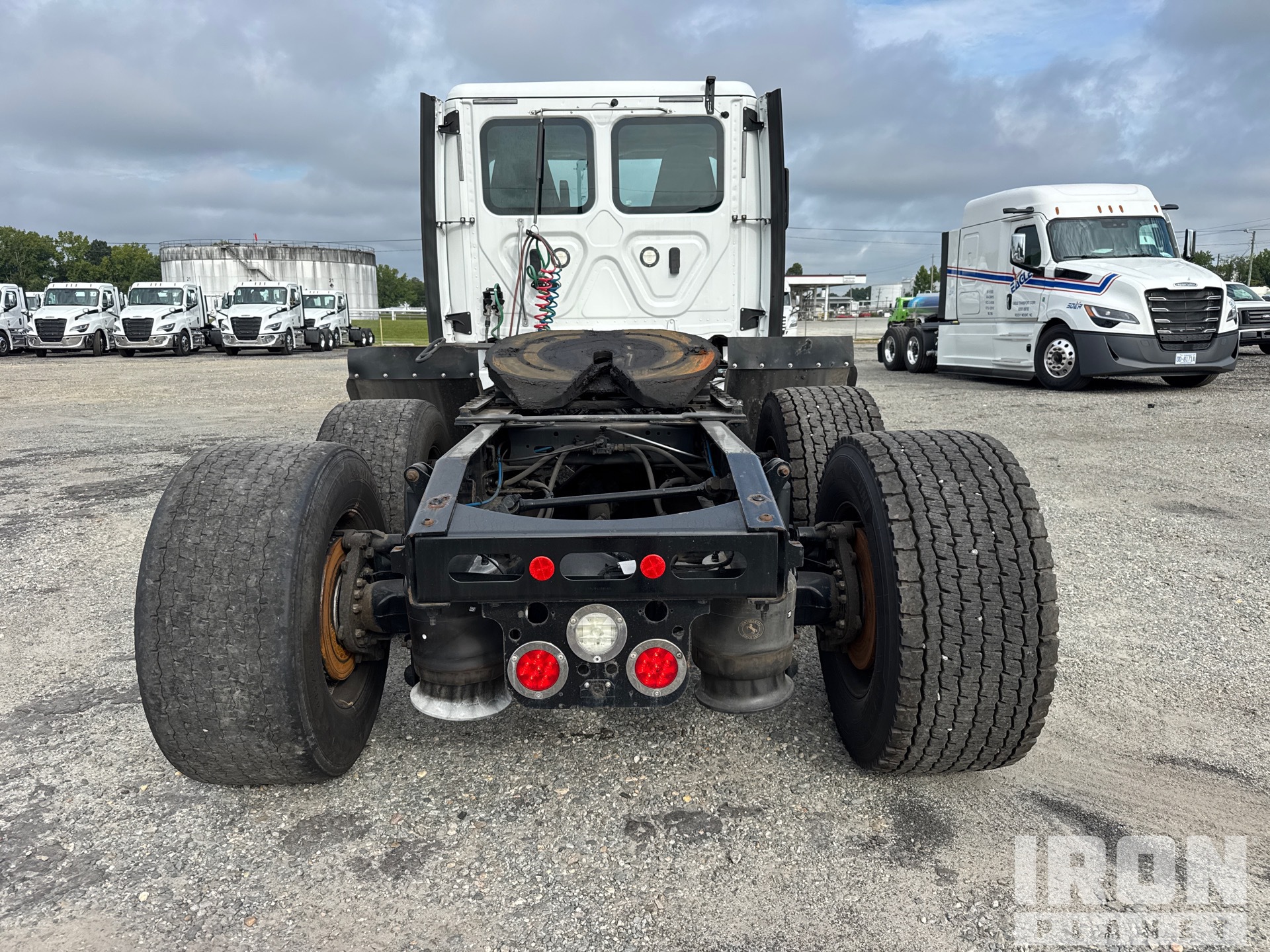 2020 Freightliner CASCADIA 126