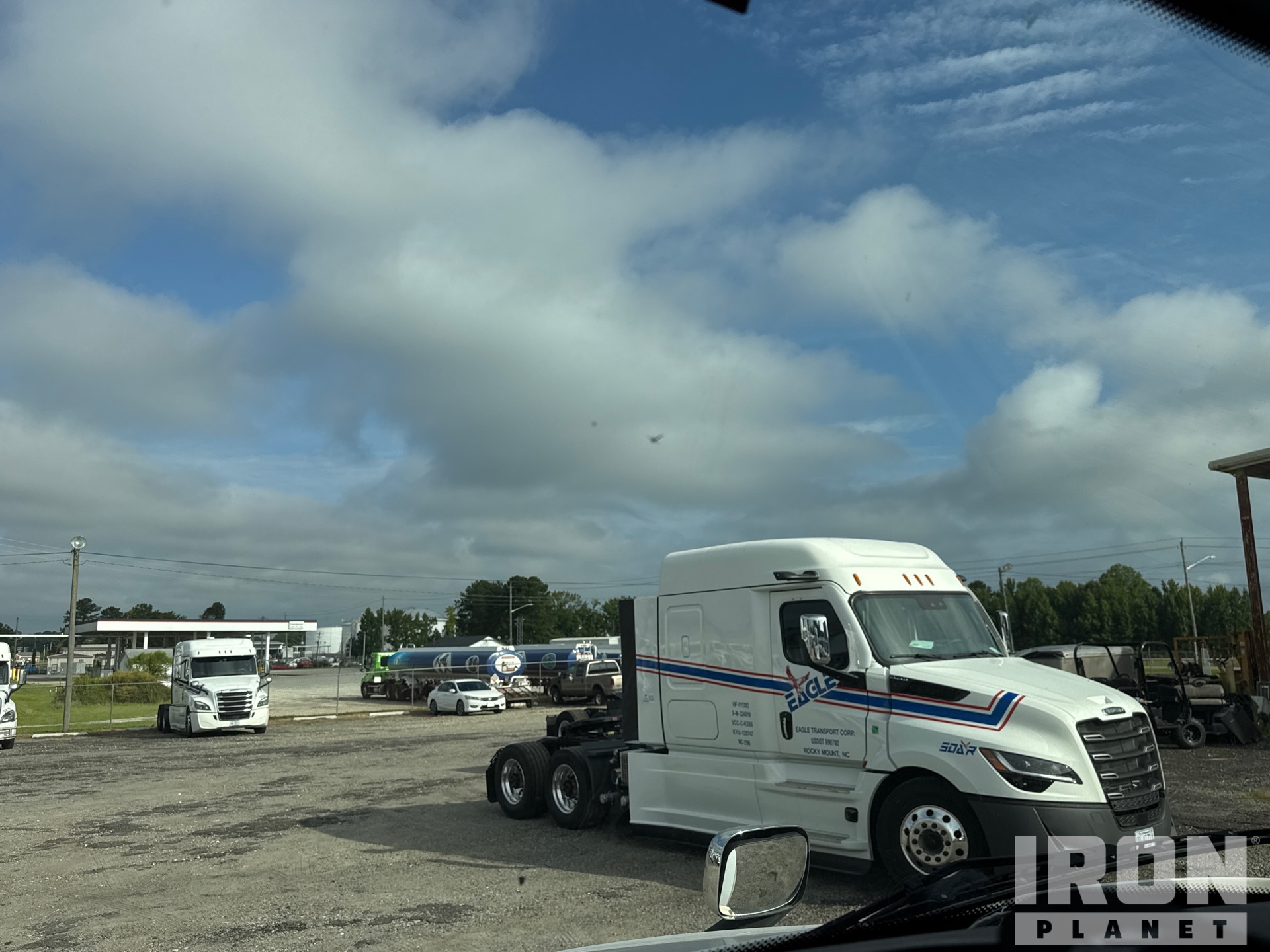 2020 Freightliner CASCADIA 126