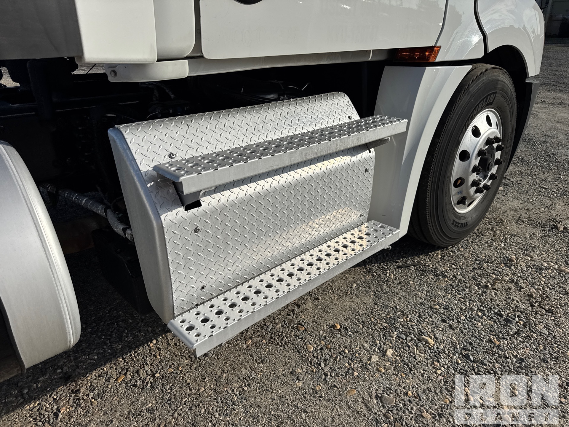 2020 Freightliner 6X4