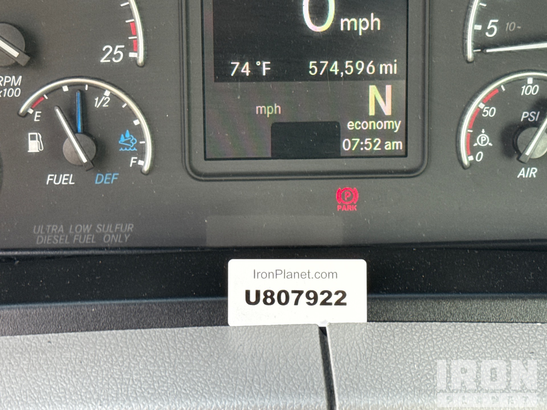 2020 Freightliner CASCADIA 126