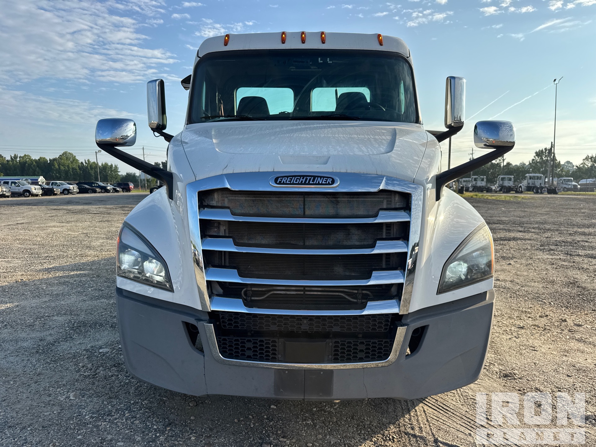 2020 Freightliner CASCADIA 126