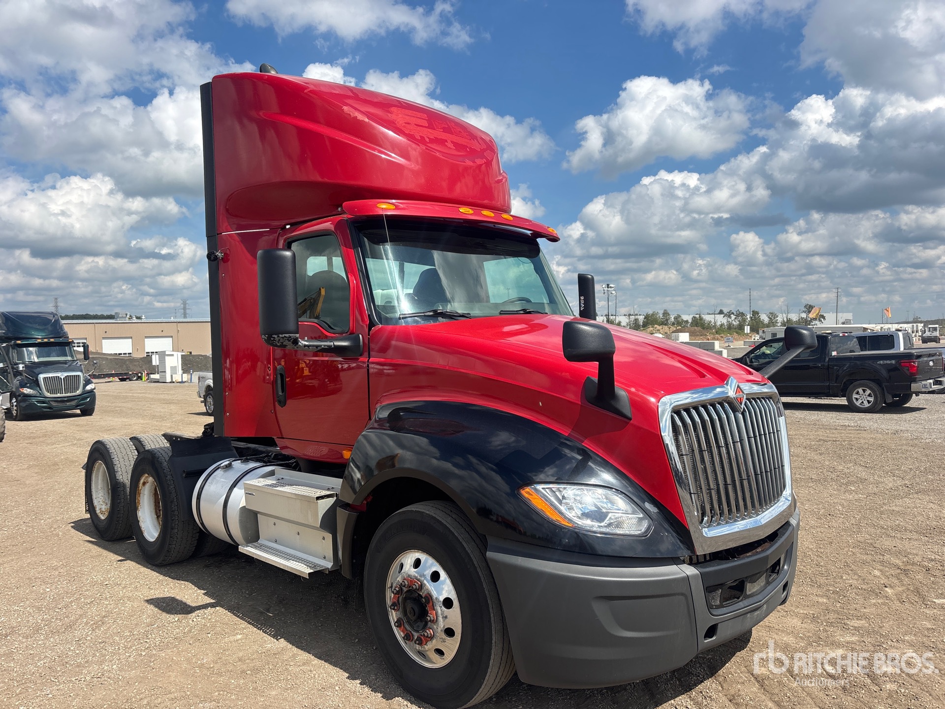 2017 International LT625
