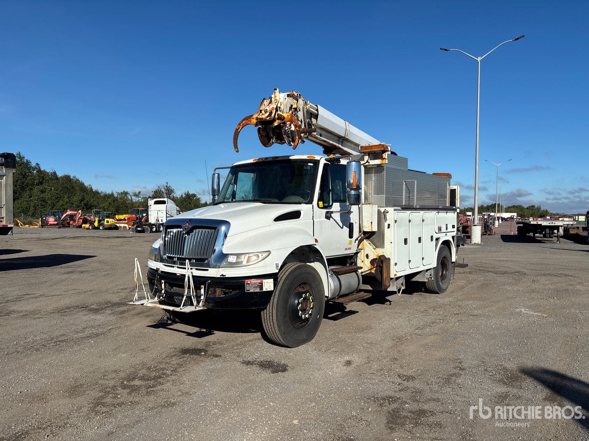 2011 International DURASTAR 4400