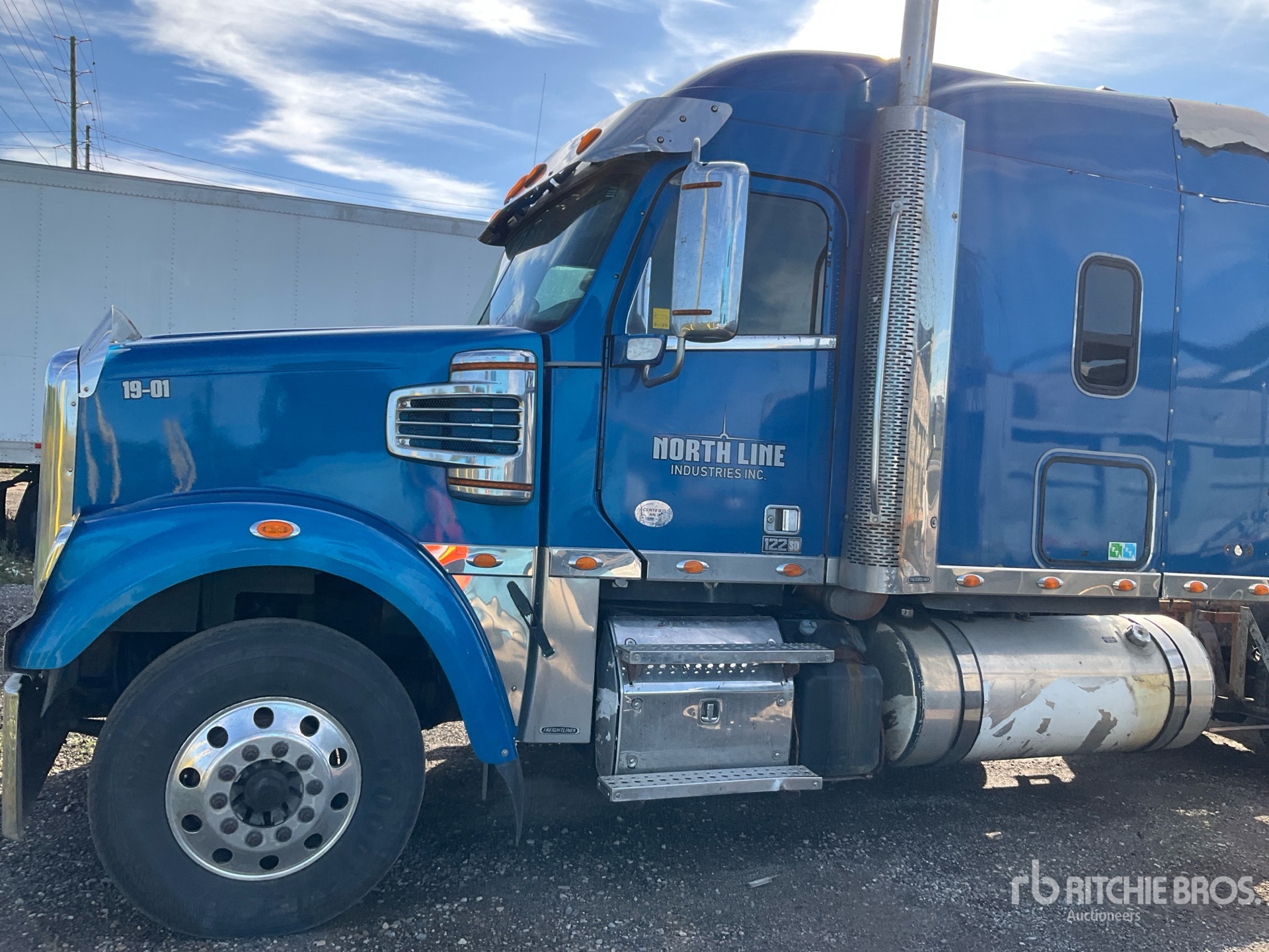 2015 Freightliner Coronado 122SD