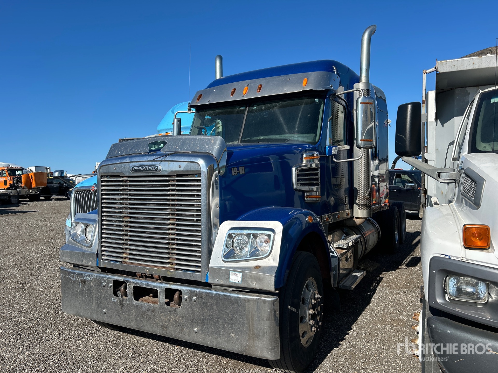 2015 Freightliner Coronado 122SD