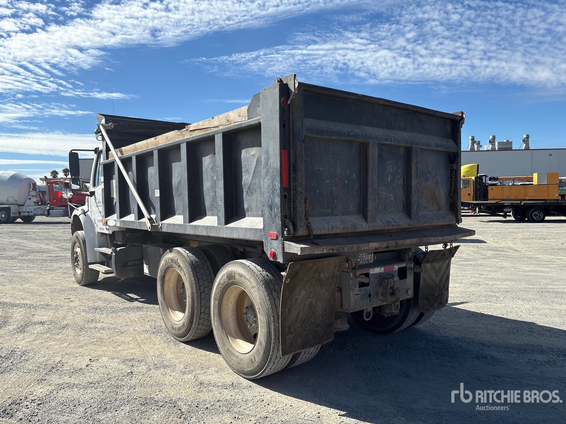 2012 Freightliner M2 106