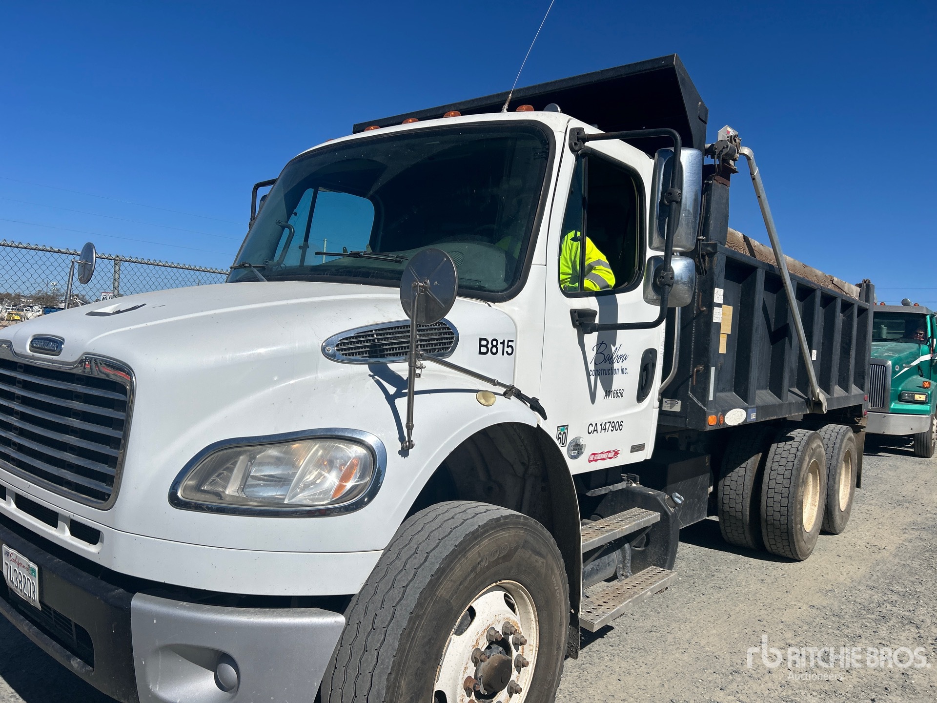 2012 Freightliner M2 106