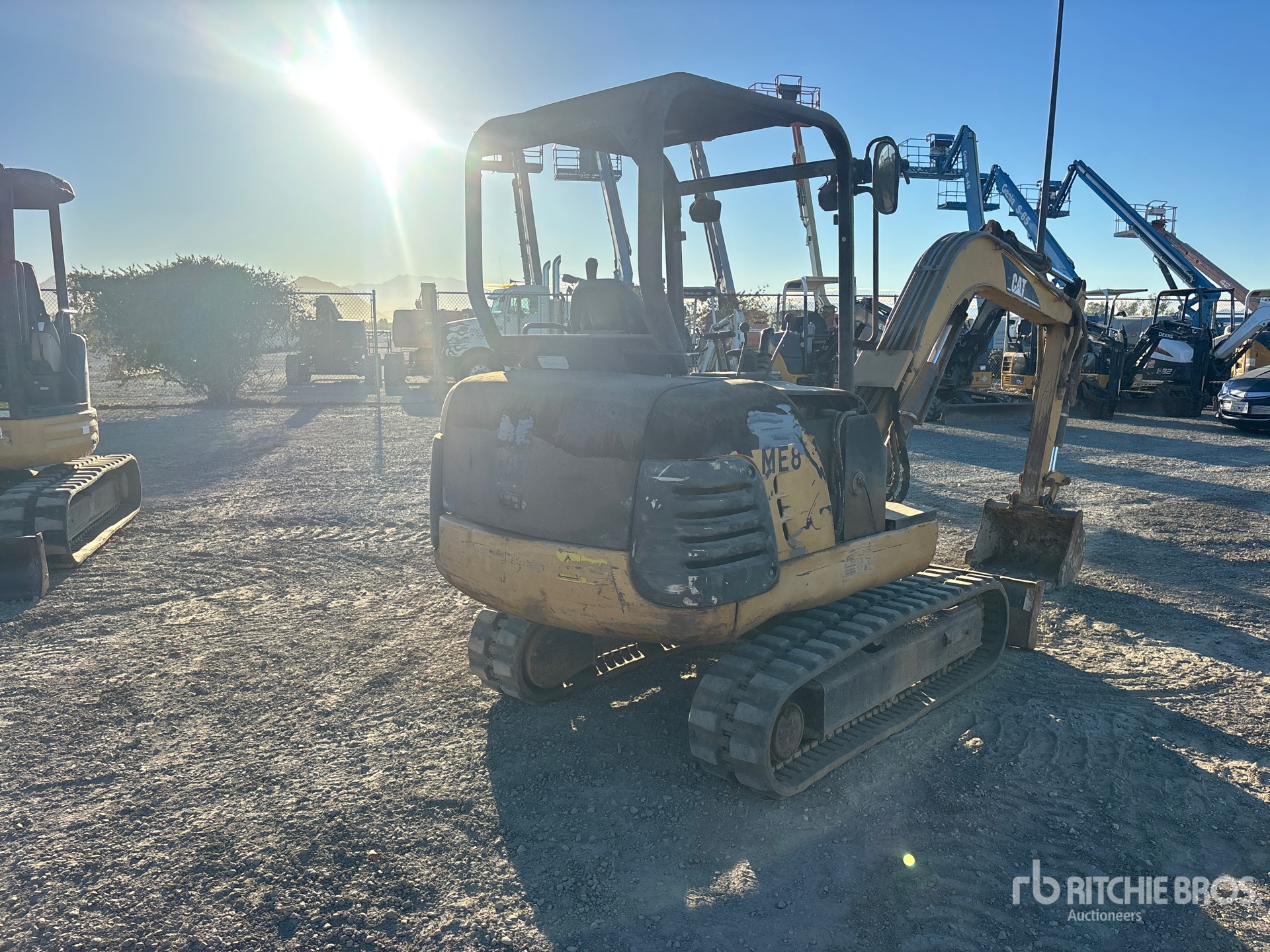 2001 Caterpillar 302.5