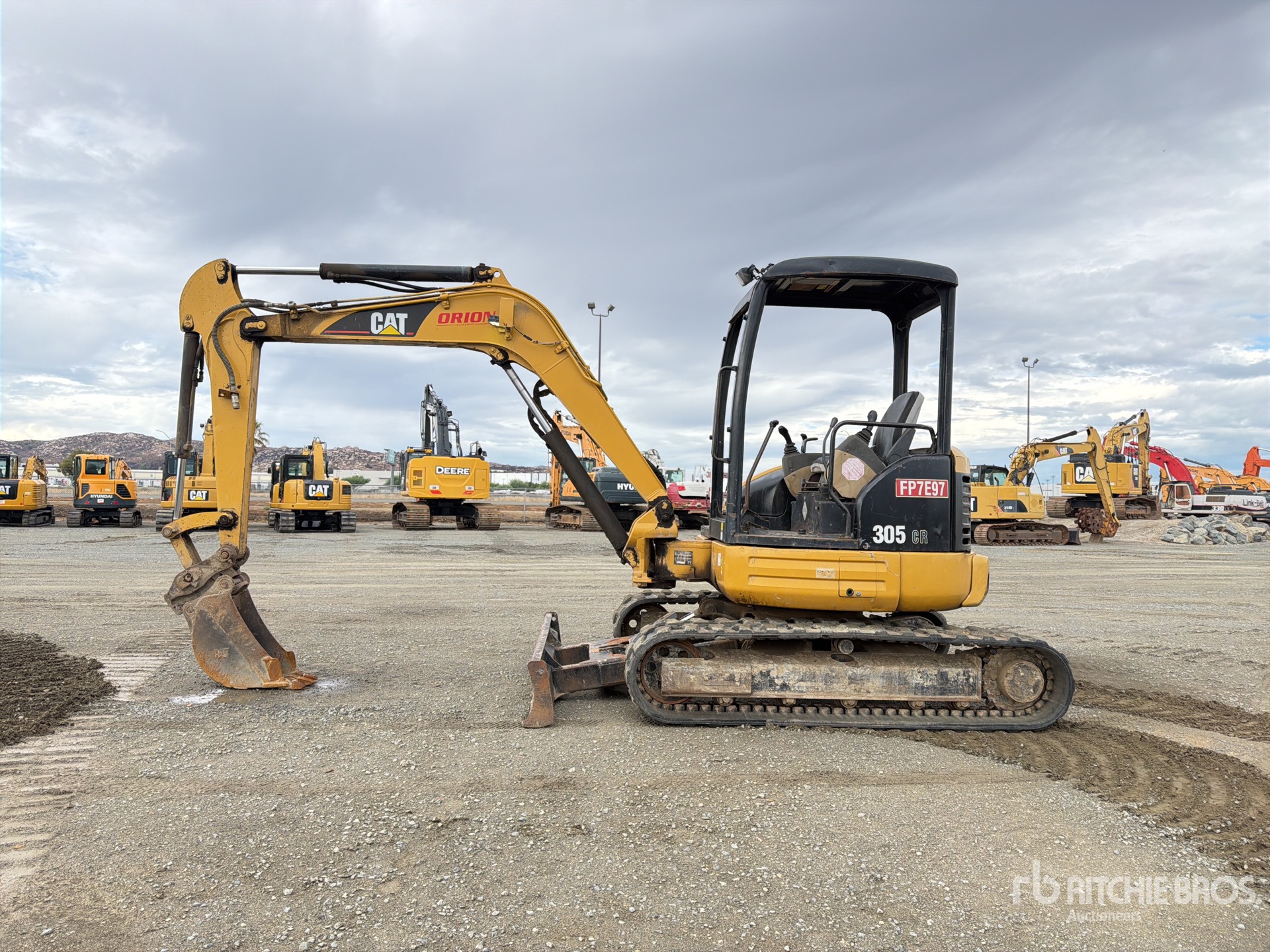 2005 Caterpillar 305 CR