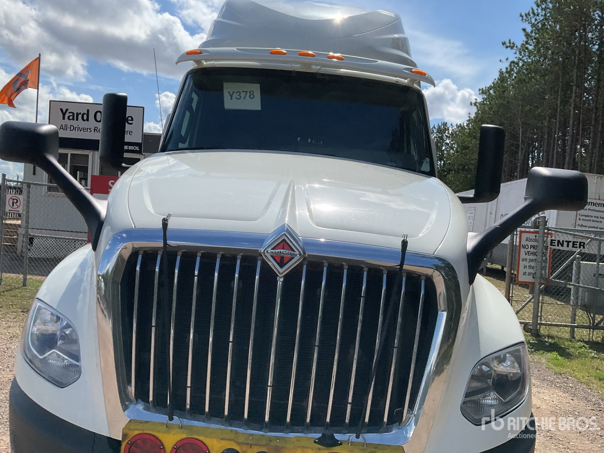 2020 International LT625