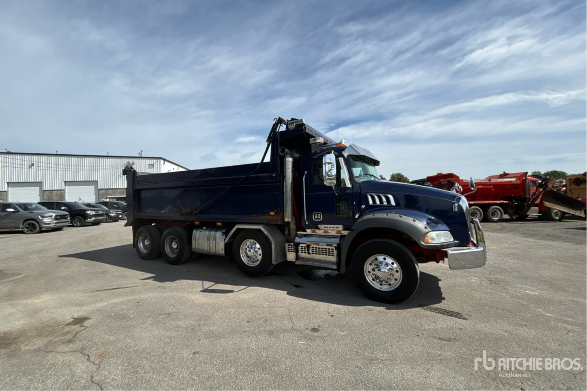 2021 Mack GR64B