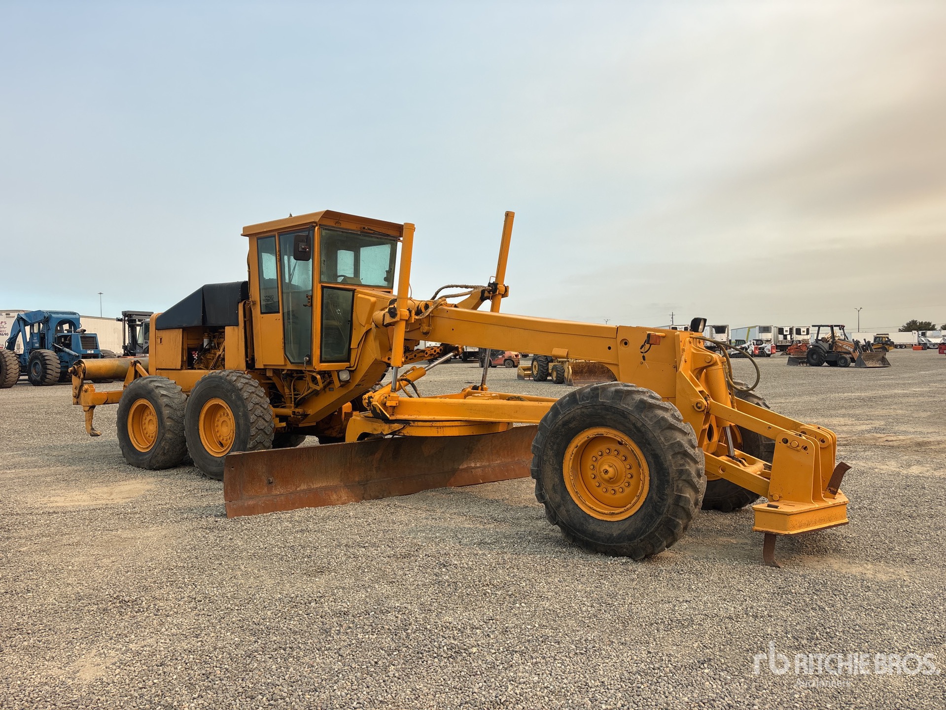 1992 John Deere 670B