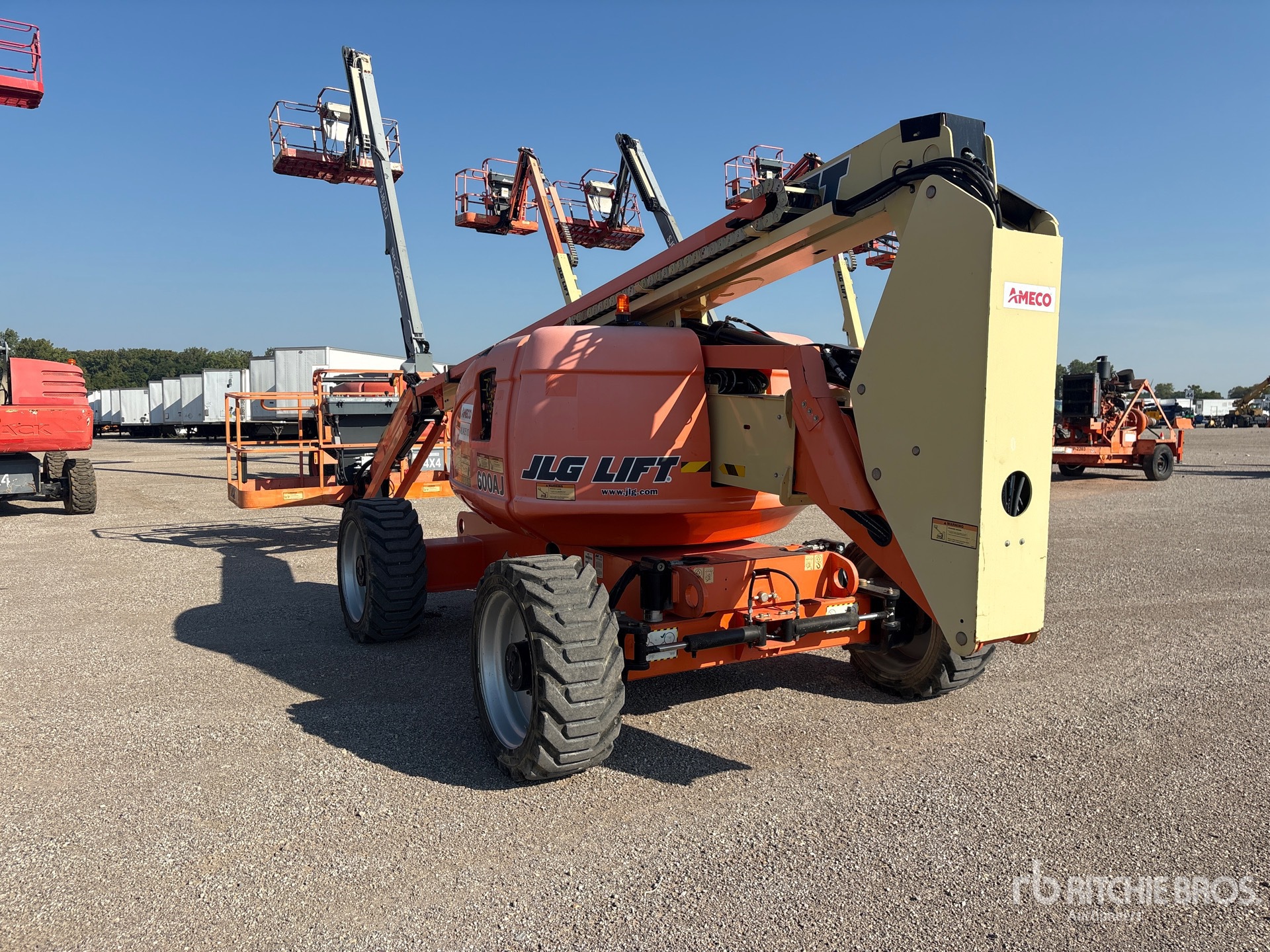 2017 JLG 600AJ