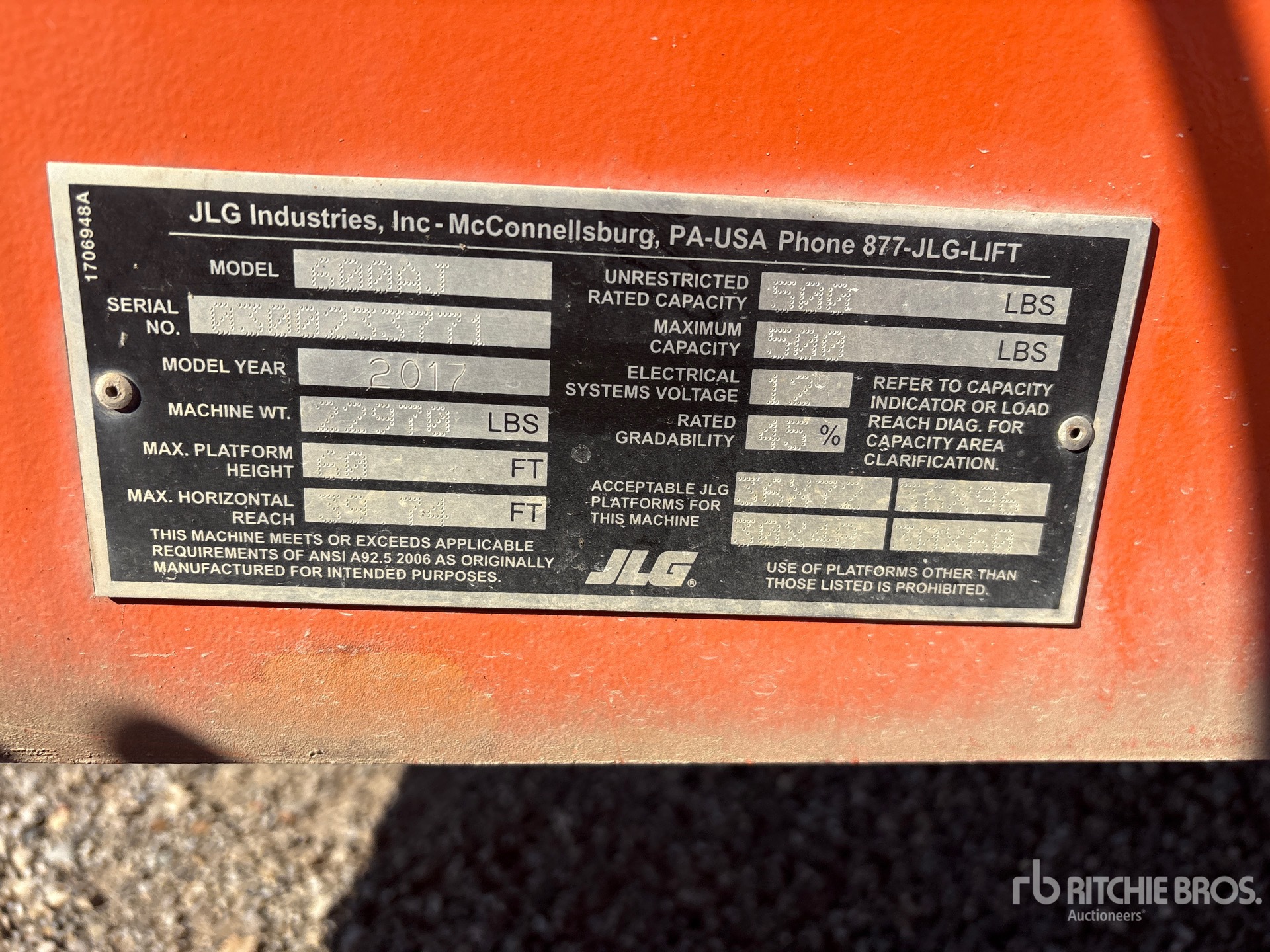 2017 JLG 600AJ