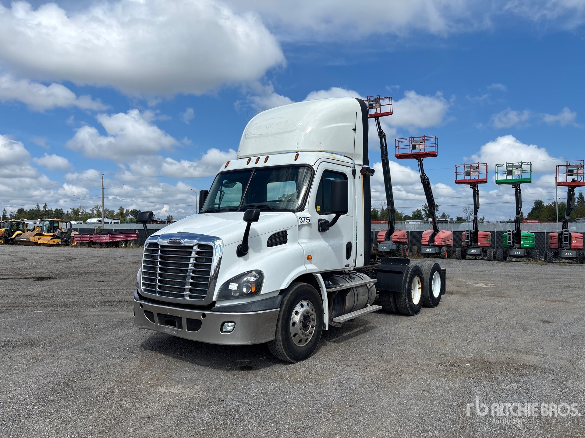 Photo of 2017 Freightliner CASCADIA 113