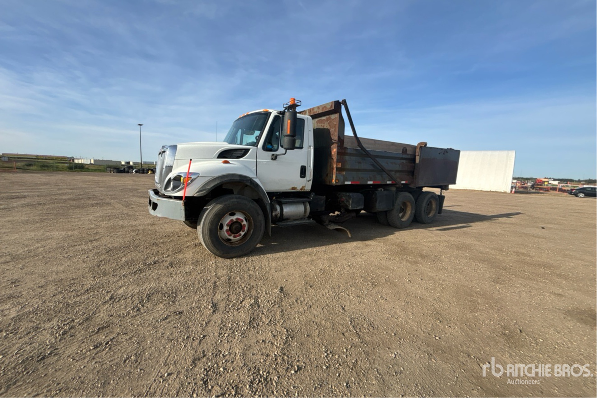 2011 International 7500SBA