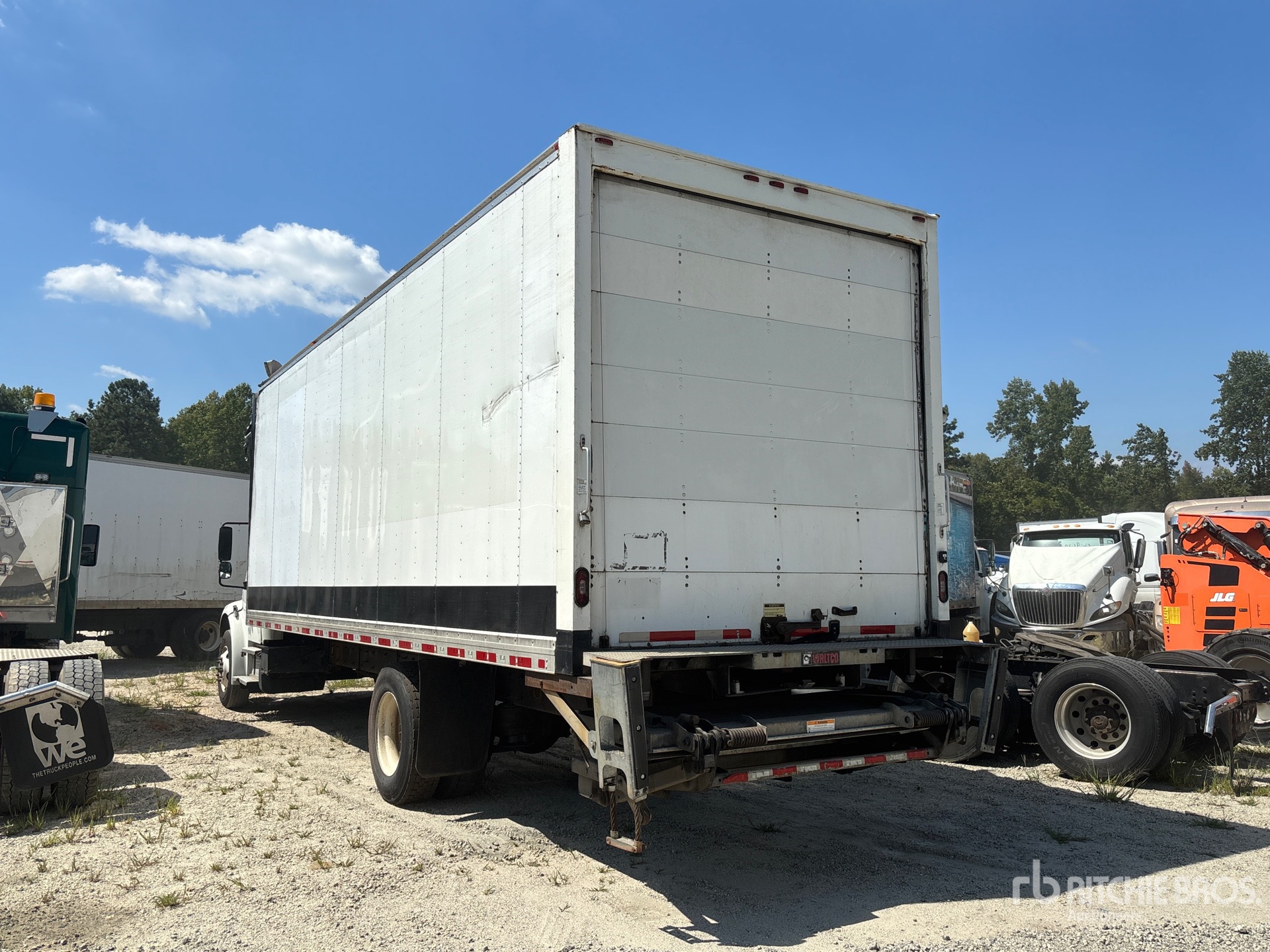 2018 Freightliner M2 106