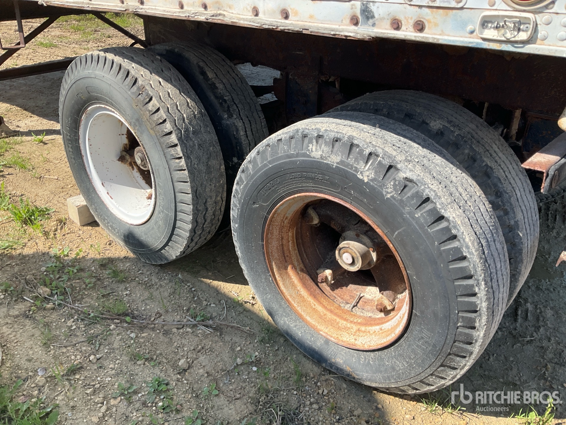 Trailmobile 26 ft T/A