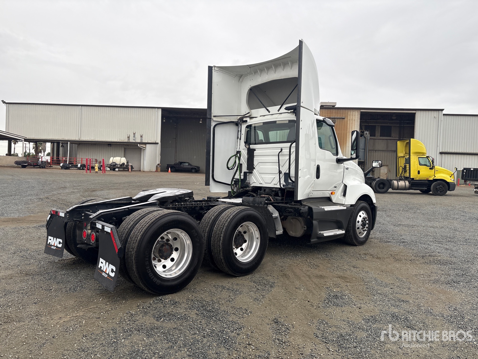 2021 International LT625