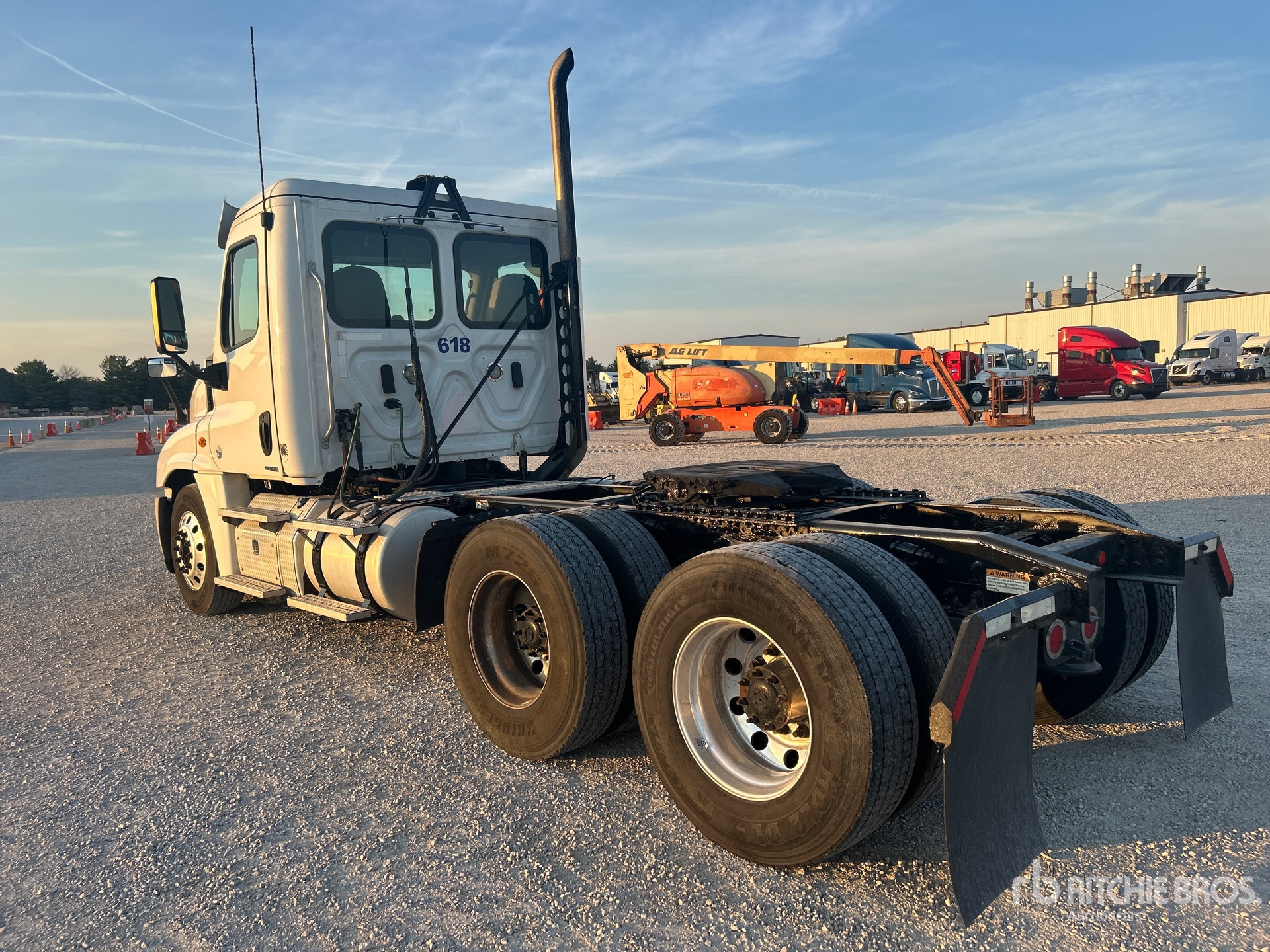 2018 Freightliner CASCADIA 125
