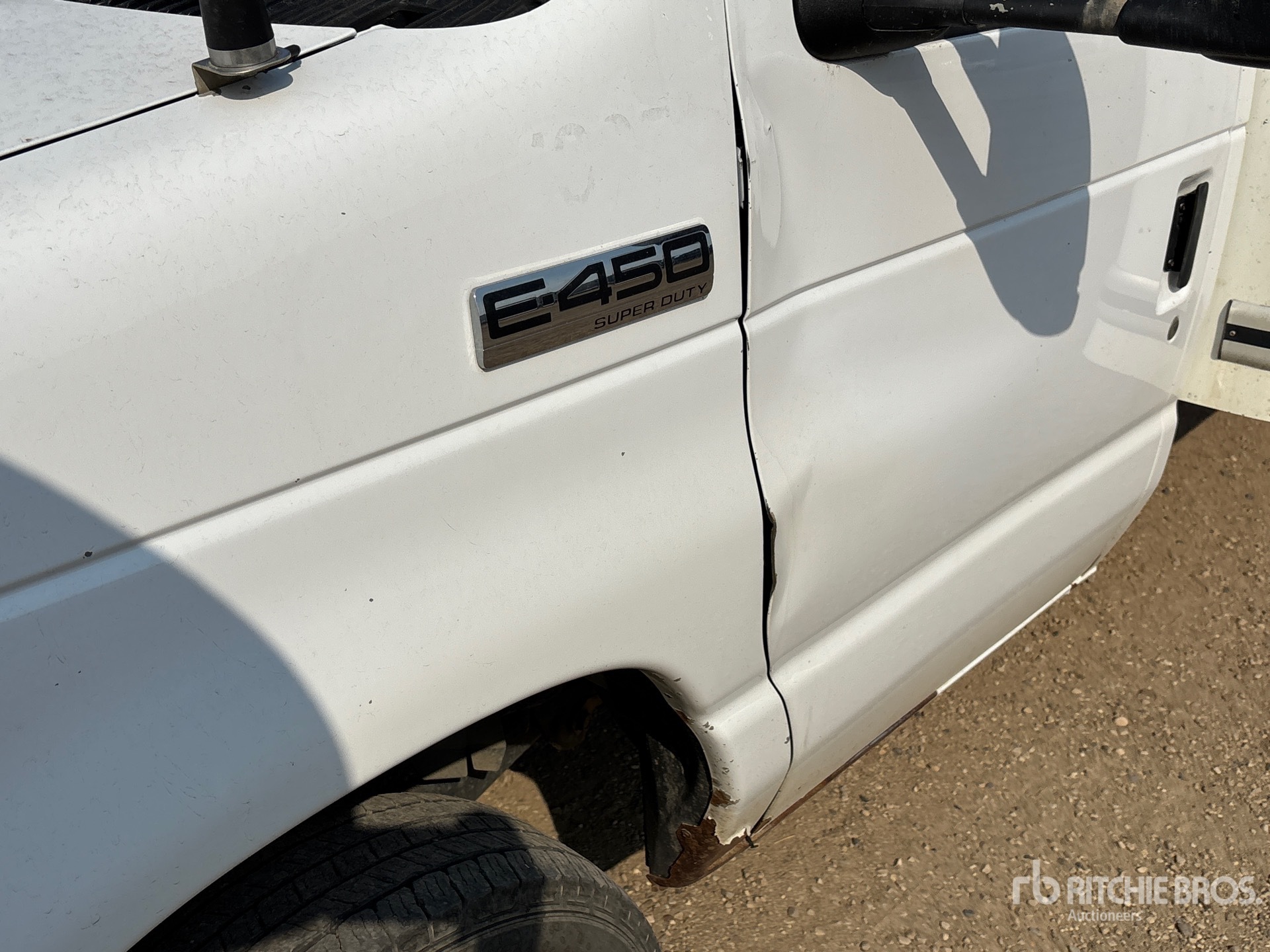 2021 Ford E450