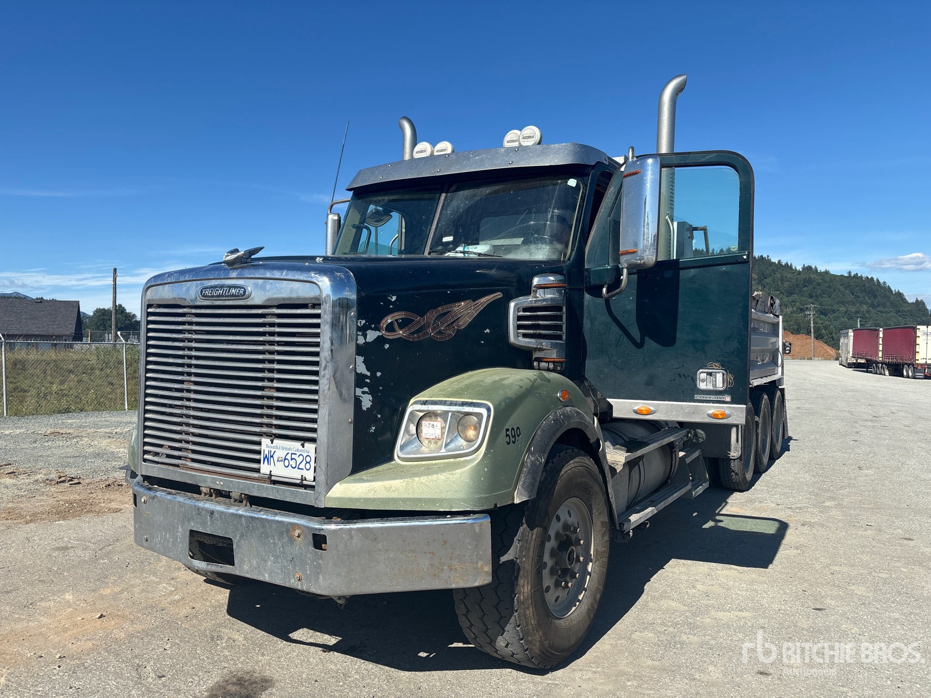 2012 Freightliner CORONADO 122