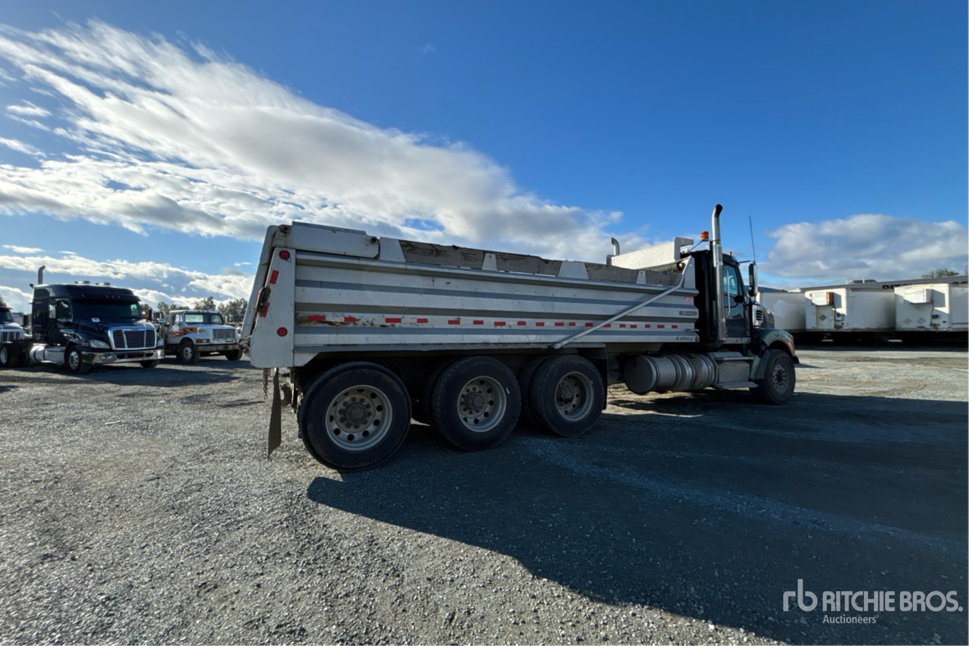 2012 Freightliner CORONADO 122