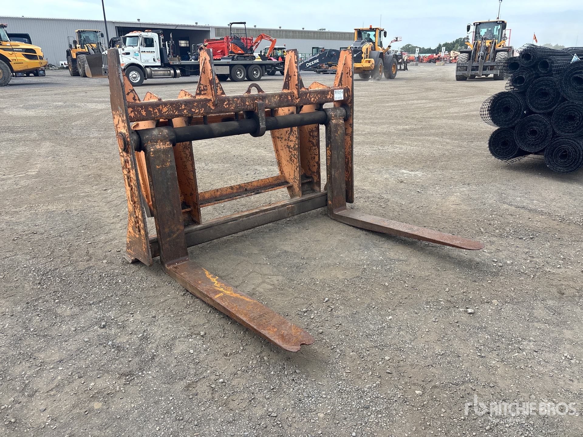 Craig 48 in Q/C to fit on Case 621D