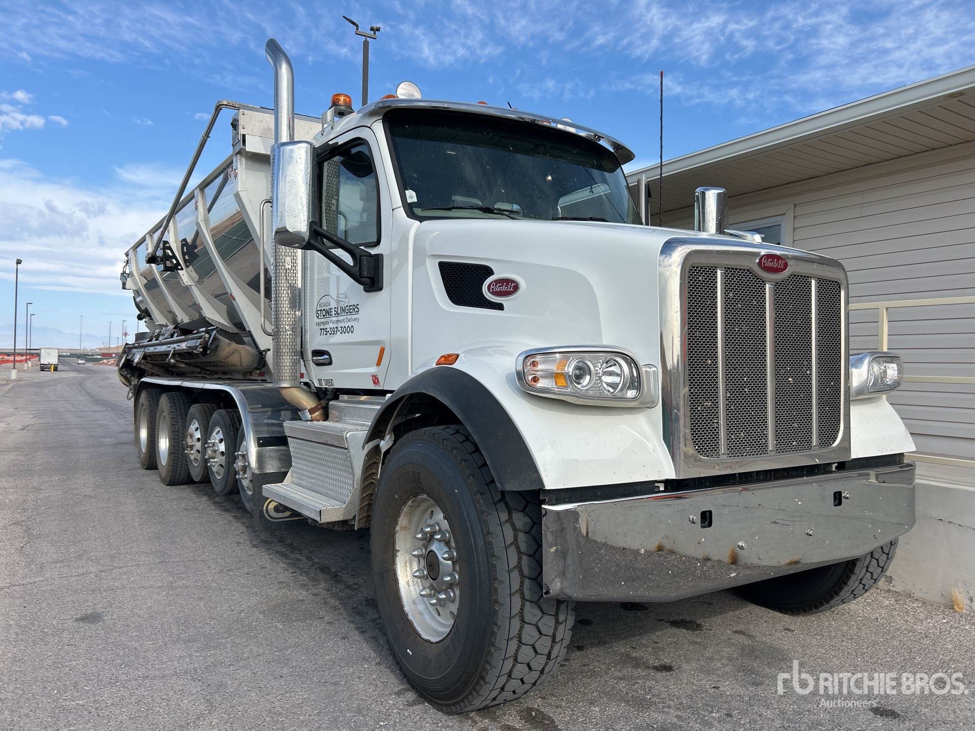 Photo of 2022 Peterbilt 567